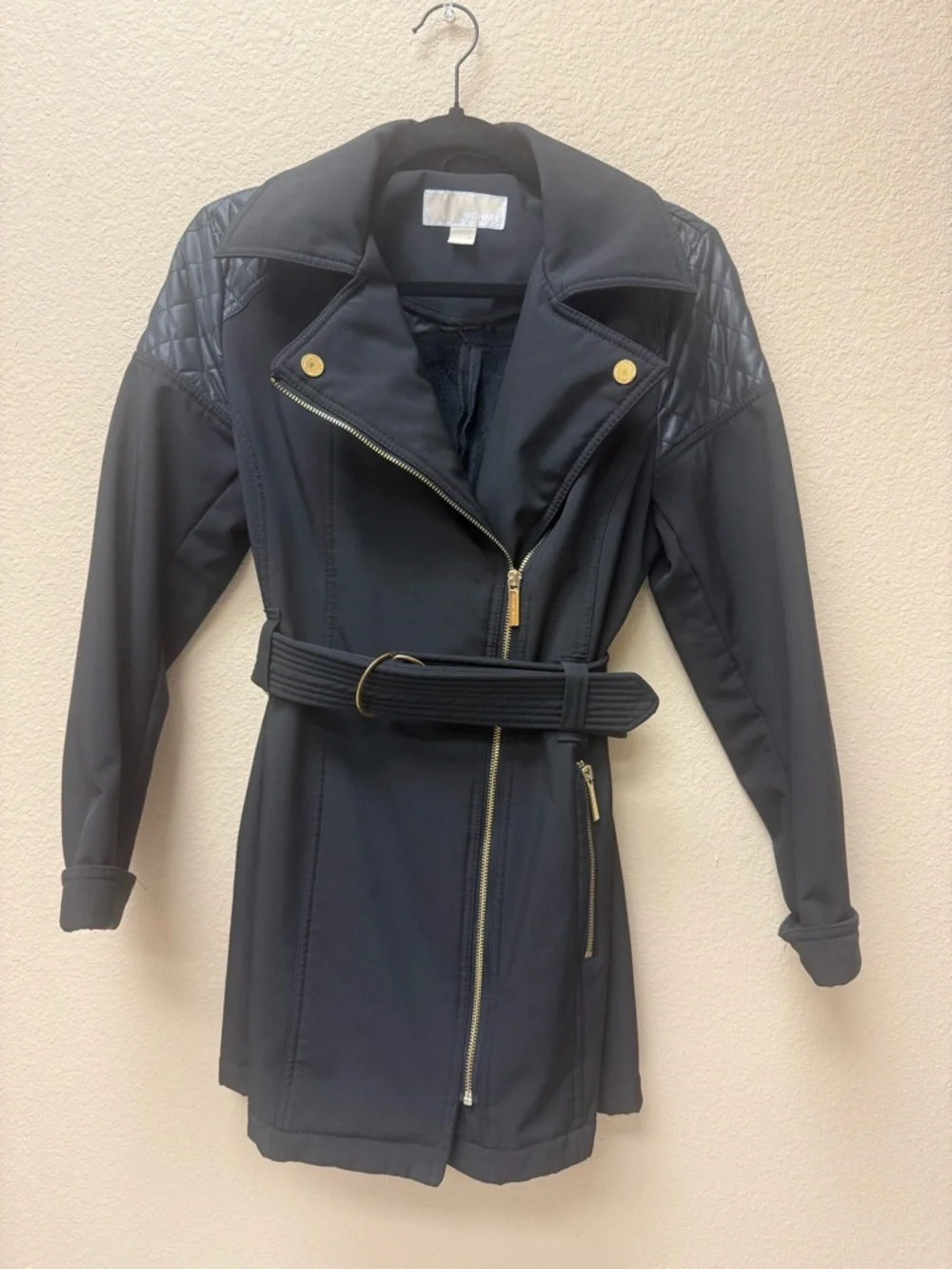MICHAEL Michael Kors Black Quilted-Shoulder Belted Trench with Gold Accents❤️